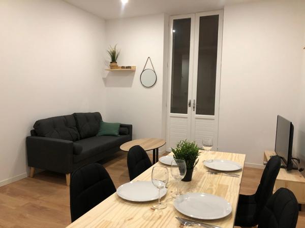 Agen, immeuble de rapport entièrement rénové composé d'un T1 bis et d'un T4. Immeuble vendu loué et meublé