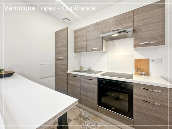 Agen, immeuble de rapport entièrement rénové composé d'un T1 bis et d'un T4. Immeuble vendu loué et meublé