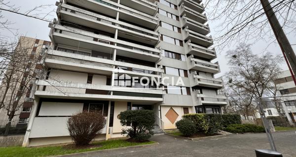 Location Studio 27.47 m² - Evry 91000