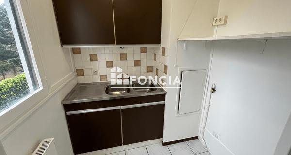 Location Studio 27.47 m² - Evry 91000
