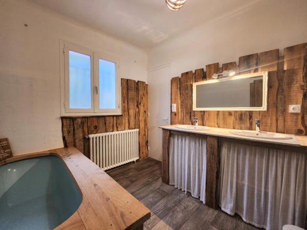 Belle Villa des Années 70 - Terrain arboré d'environ 6300m² - à vendre - 7 pièces - proche de Soustons - AZUR (40)