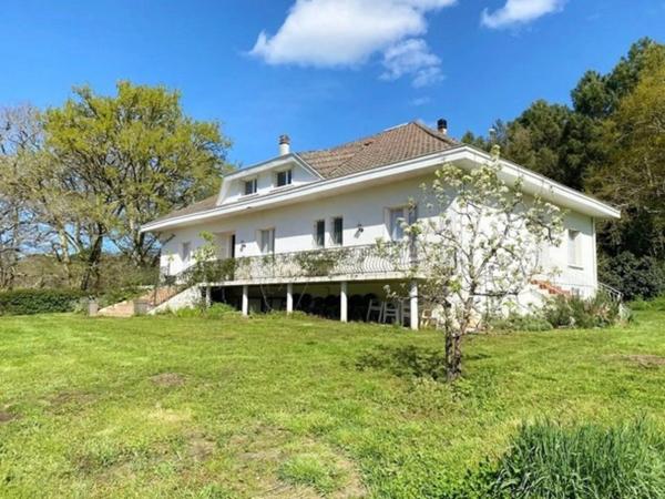 Belle Villa des Années 70 - Terrain arboré d'environ 6300m² - à vendre - 7 pièces - proche de Soustons - AZUR (40)