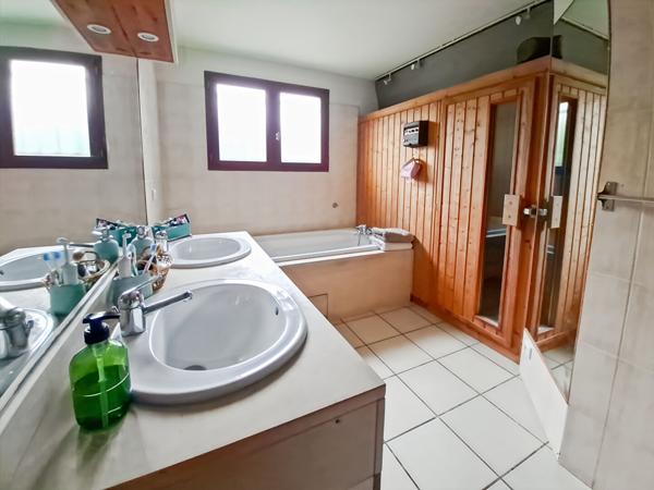 Maison de plain-pied ? Quartier recherché de Noès, à deux pas du centre de Pessac