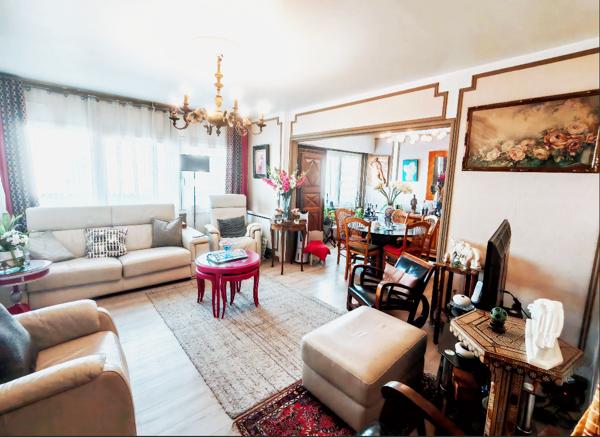 Appartement
         5 pièces
        - 89 m² 244 500 € *
