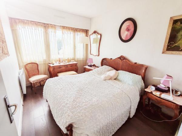 Appartement
         5 pièces
        - 89 m² 244 500 € *