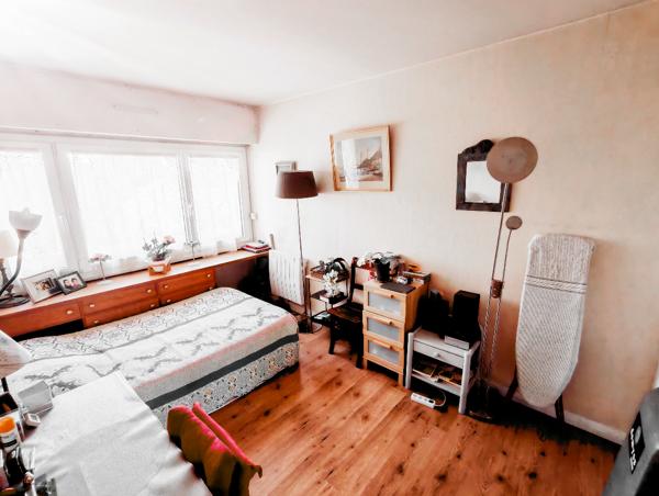 Appartement
         5 pièces
        - 89 m² 244 500 € *