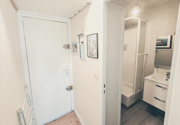 Appartement
         5 pièces
        - 89 m² 244 500 € *