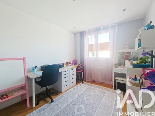 Maison à vendre 7 pièces 141 m² Le Coudray-Montceaux