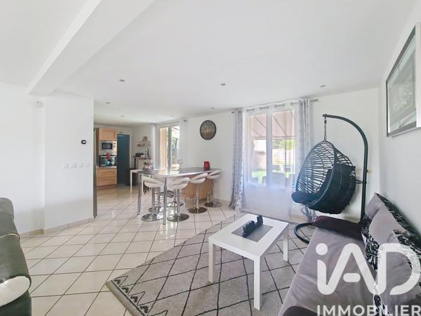 Maison à vendre 7 pièces 141 m² Le Coudray-Montceaux