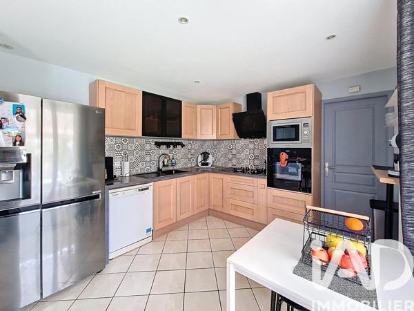 Maison à vendre 7 pièces 141 m² Le Coudray-Montceaux