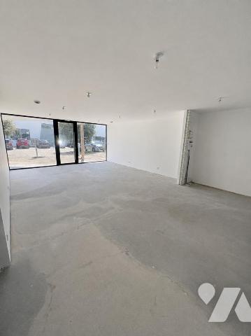 Local à usage commercial Bourg de PLOEREN 50 M2