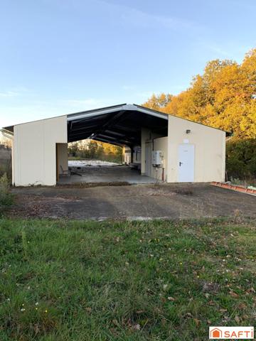 TERRAIN CONSTRUCTIBLE AVEC HANGAR