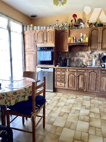 Propriété unique au coeur de PLOUGASTEL sur plus de 3 000m² de terrain en zone réputée constructible