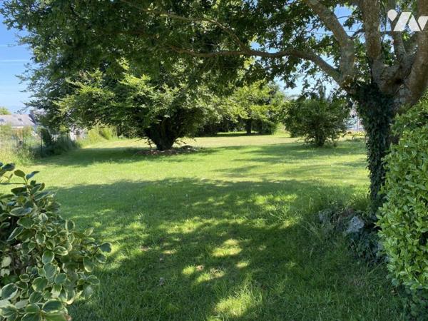 Propriété unique au coeur de PLOUGASTEL sur plus de 3 000m² de terrain en zone réputée constructible