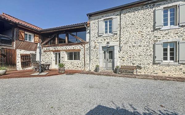 Maison à vendre    6 pièces •  Huos