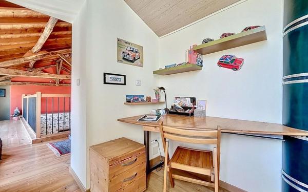 Maison à vendre    6 pièces •  Huos