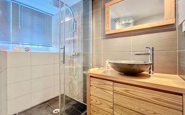 Maison à vendre    6 pièces •  Huos