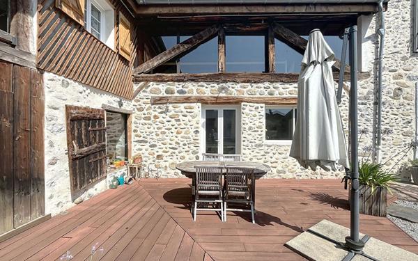 Maison à vendre    6 pièces •  Huos