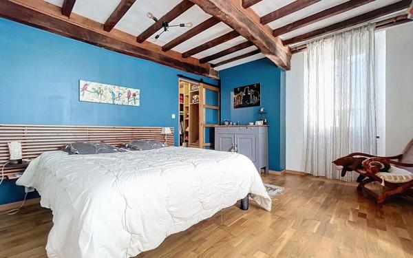 Maison à vendre    6 pièces •  Huos