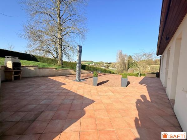 Maison sans travaux avec vue panoramique dominante sur le village