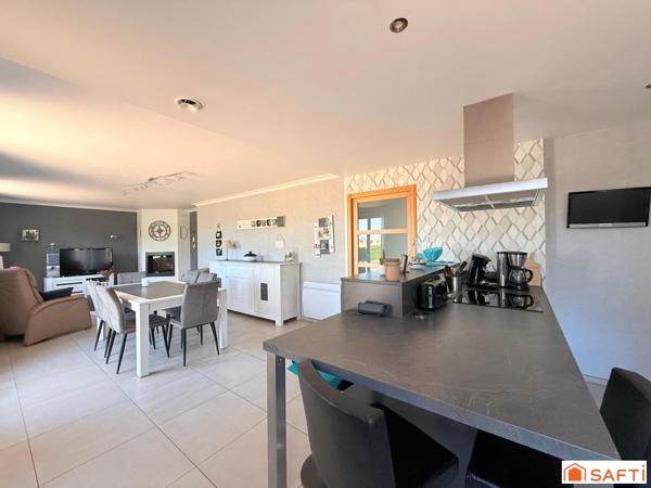 Maison sans travaux avec vue panoramique dominante sur le village