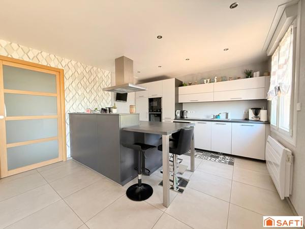 Maison sans travaux avec vue panoramique dominante sur le village