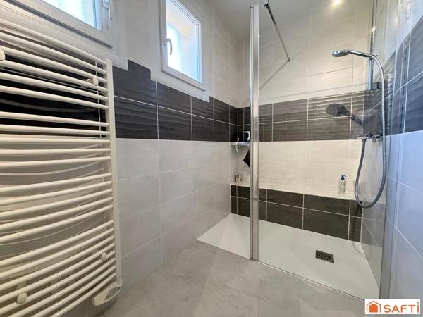 Maison sans travaux avec vue panoramique dominante sur le village