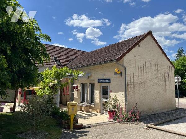 Immeuble à vendre à Cunfin (10360), Aube. Immeuble en bon état d'entretien, rénové en 2007, à u...