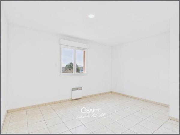 Maison récente avec jardin et terrasse ensoleillée