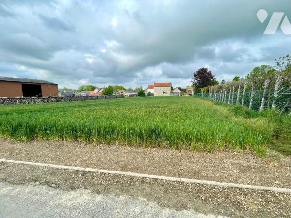 A VENDRE, à 30 min de REIMS, à VILLERS DEVANT LE THOUR, une parcelle de terrain constructible d...