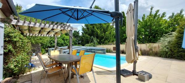 Maison d'habitation de plain pied avec piscine  à la campagne au calme !