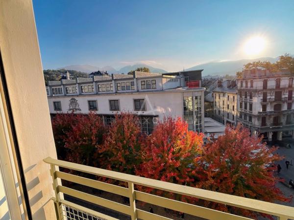 Appartement T4 lumineux avec vue imprenable  Chambéry centre-ville