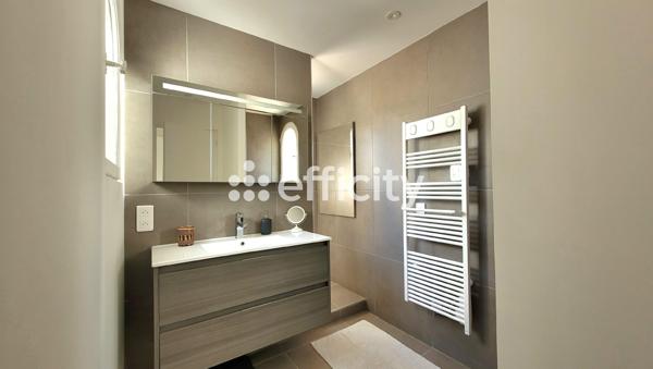 Maison 9 pièces - 242 m² Exclusivité efficity