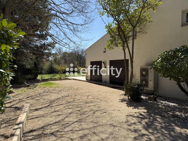 Maison 9 pièces - 242 m² Exclusivité efficity