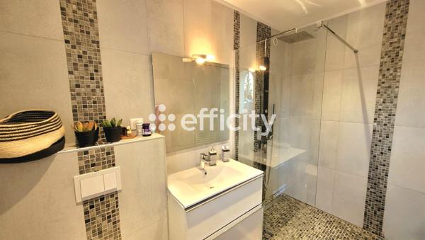 Maison 9 pièces - 242 m² Exclusivité efficity