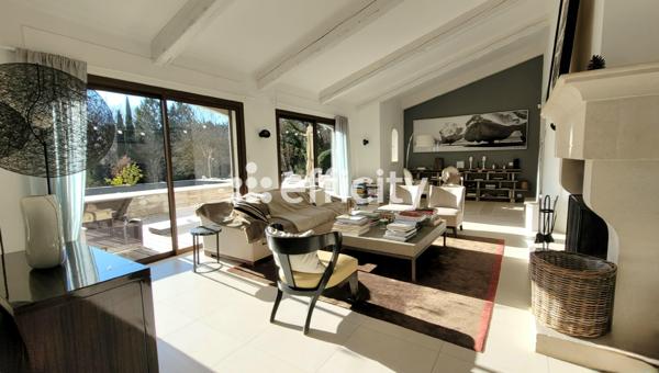 Maison 9 pièces - 242 m² Exclusivité efficity