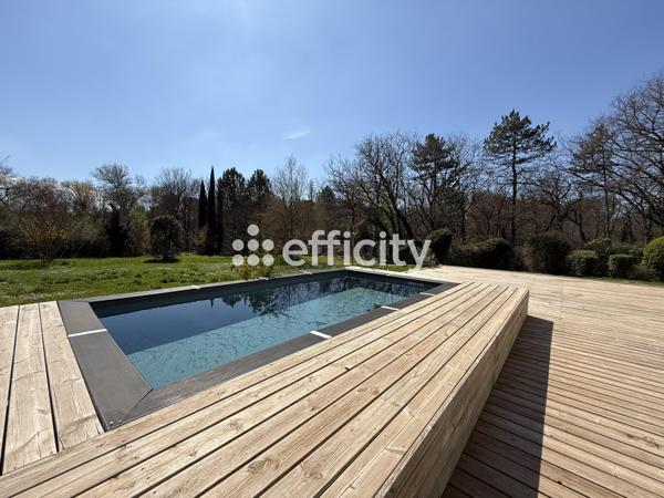 Maison 9 pièces - 242 m² Exclusivité efficity