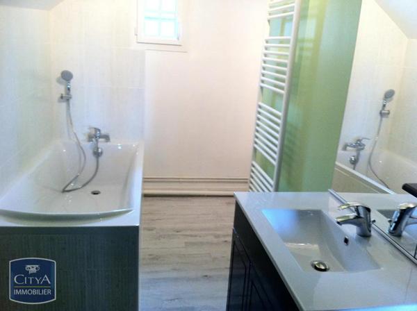 Maison à louer 5 pièces 99.5m² Poitiers (86000)
