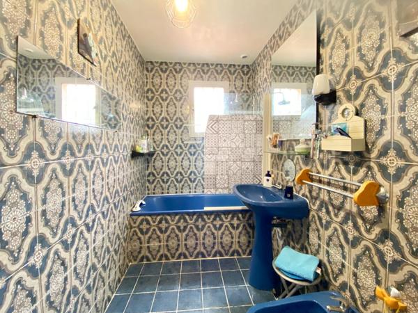 Lambesc (13410) - LAMBESC - 13410 -