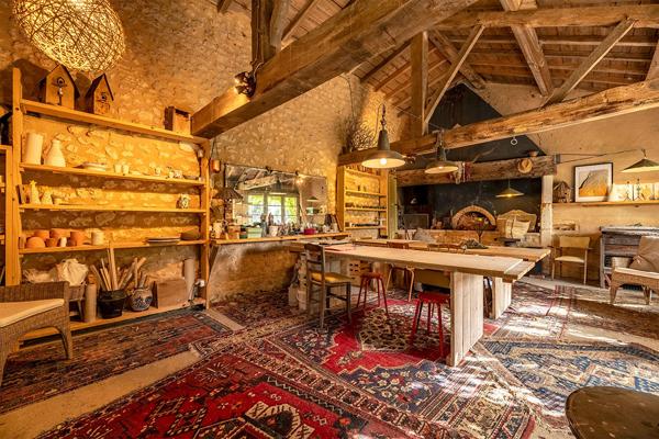 Parenthèse bucolique au coeur d’une ancienne ferme fortifiée