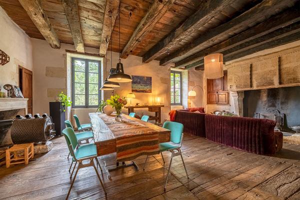 Parenthèse bucolique au coeur d’une ancienne ferme fortifiée
