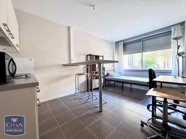 Appartement à louer 1 pièce 19.65m² Nîmes (30900)