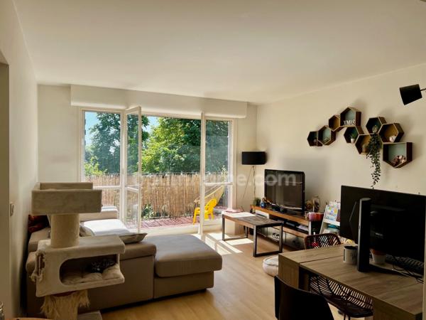 Exclusivité Appartement 2 pièces LE PLESSIS BOUCHARD (95) parking et balcon