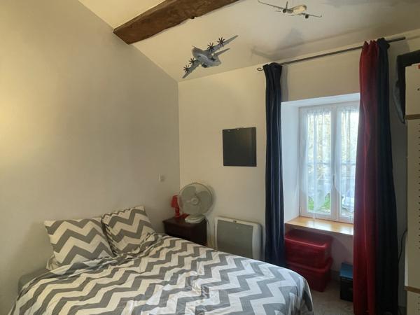 Maison  8 pièce(s)  5 chambre(s)  213 m²