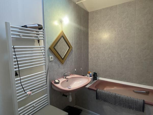 Maison  8 pièce(s)  5 chambre(s)  213 m²