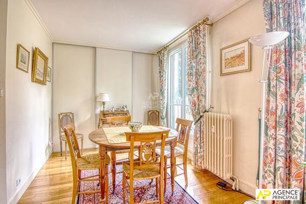 Versailles Rive Droite square Jean Houdon - Appartement 6 pièces 126.67 m² carrez avec balcons, caves et box €820 000 ** - Référence 27616