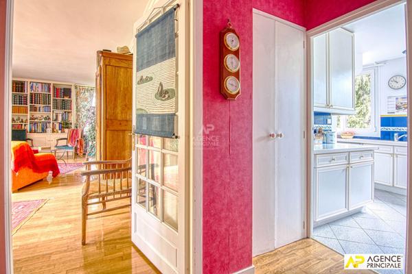 Versailles Rive Droite square Jean Houdon - Appartement 6 pièces 126.67 m² carrez avec balcons, caves et box €820 000 ** - Référence 27616