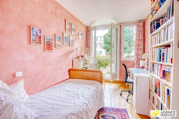 Versailles Rive Droite square Jean Houdon - Appartement 6 pièces 126.67 m² carrez avec balcons, caves et box €820 000 ** - Référence 27616