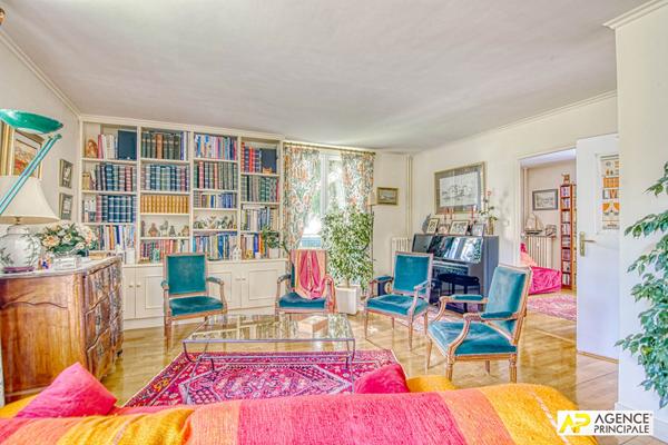 Versailles Rive Droite square Jean Houdon - Appartement 6 pièces 126.67 m² carrez avec balcons, caves et box €820 000 ** - Référence 27616