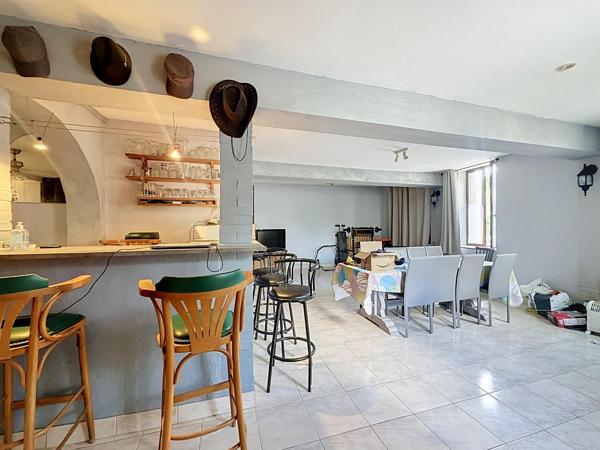 Maison libre + 2 appartements déjà loués : idéal !